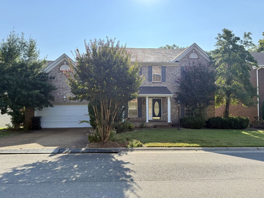 8049 Poplarwood Rd, Nashville, TN 37221