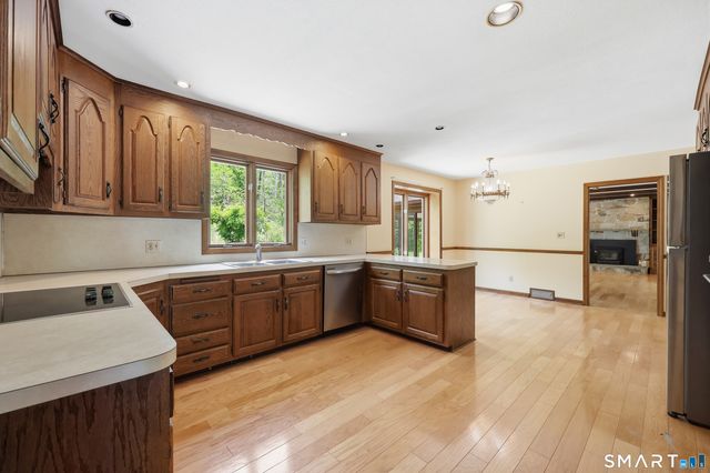 43 Windtree East, Torrington, CT 06790
