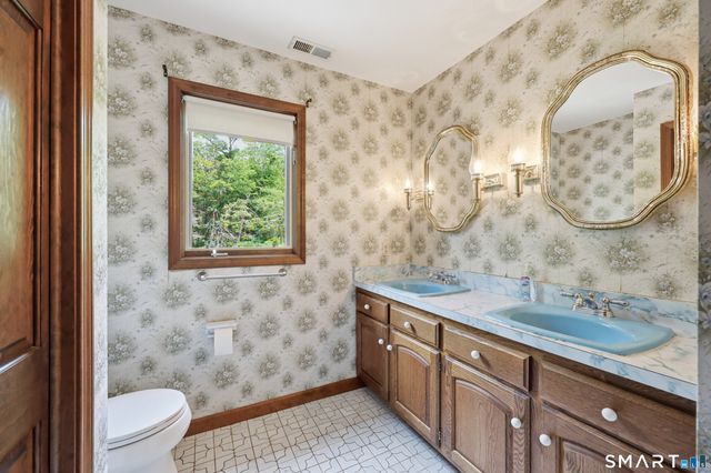 43 Windtree East, Torrington, CT 06790