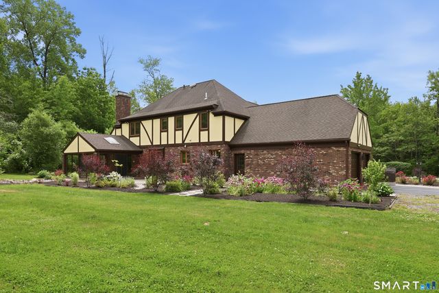 43 Windtree East, Torrington, CT 06790