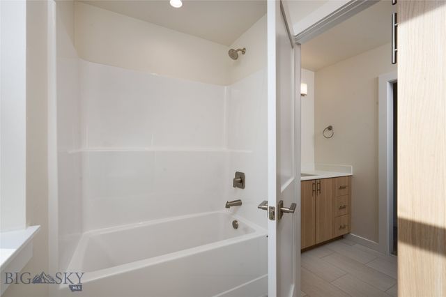811 Spaniel Lane, Belgrade, MT 59714