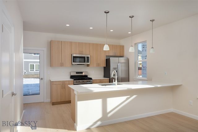 811 Spaniel Lane, Belgrade, MT 59714