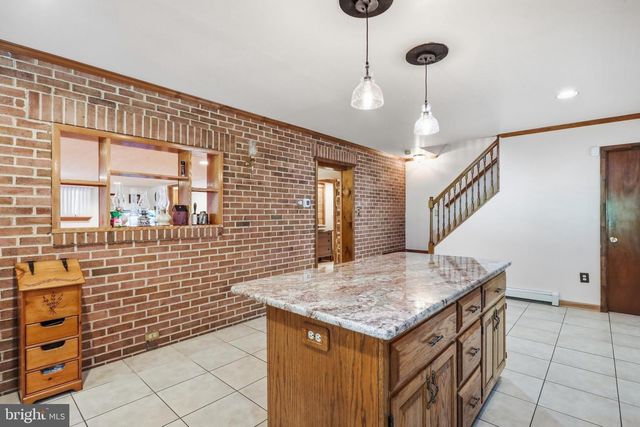 1220 BROWN RD, Knoxville, MD 21758