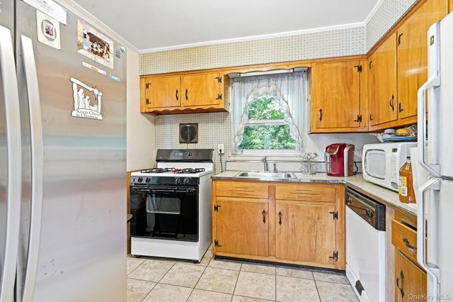 100 Pembrook Drive, Yonkers, NY 10710
