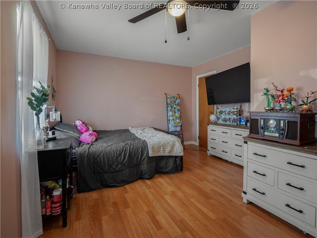 1452 Clearview Heights Road, Charleston, WV 25312