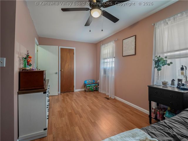1452 Clearview Heights Road, Charleston, WV 25312