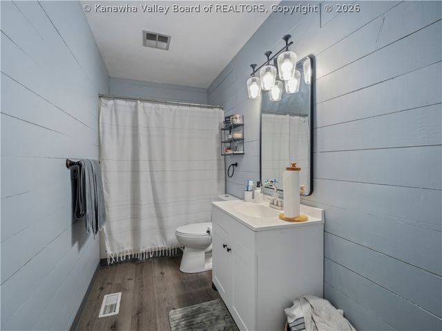 1452 Clearview Heights Road, Charleston, WV 25312