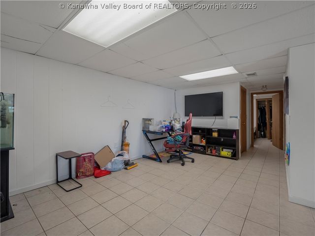 1452 Clearview Heights Road, Charleston, WV 25312