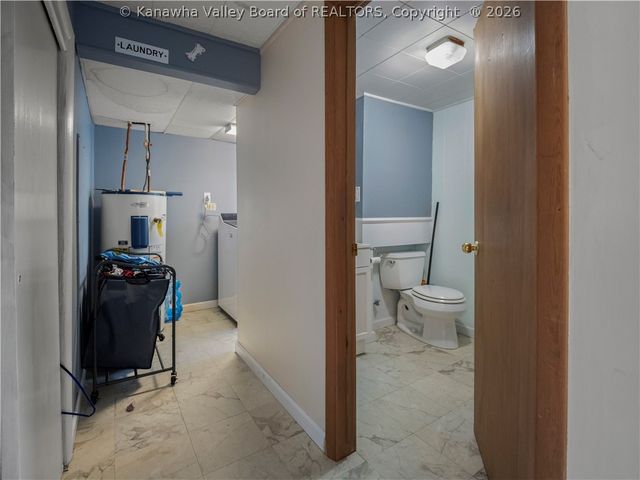 1452 Clearview Heights Road, Charleston, WV 25312