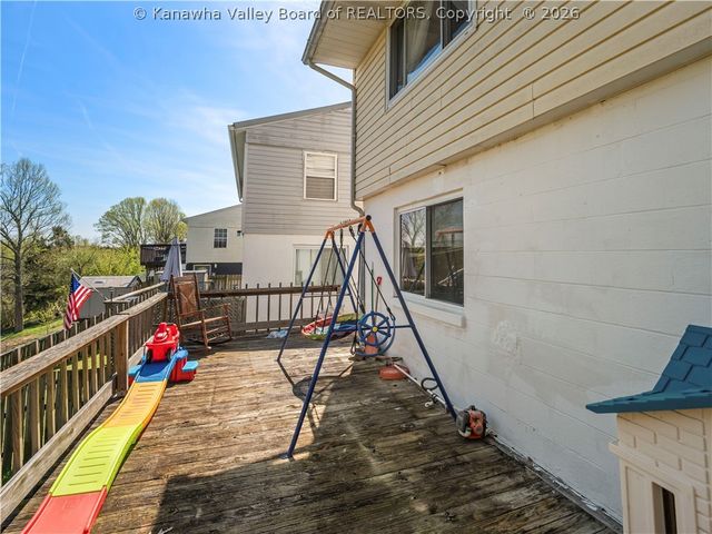 1452 Clearview Heights Road, Charleston, WV 25312