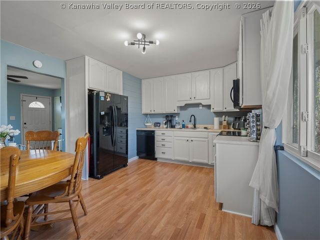 1452 Clearview Heights Road, Charleston, WV 25312