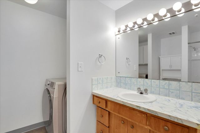9120 N Wall St, Spokane, WA 99218