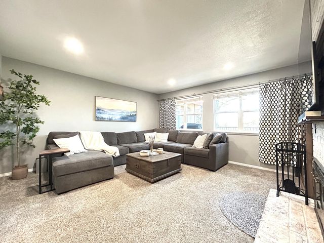 3952 Rustic Rd, Cameron Park, CA 95682