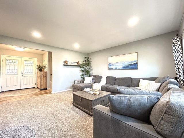 3952 Rustic Rd, Cameron Park, CA 95682