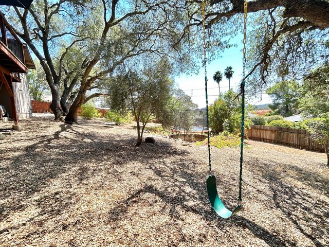 3952 Rustic Rd, Cameron Park, CA 95682