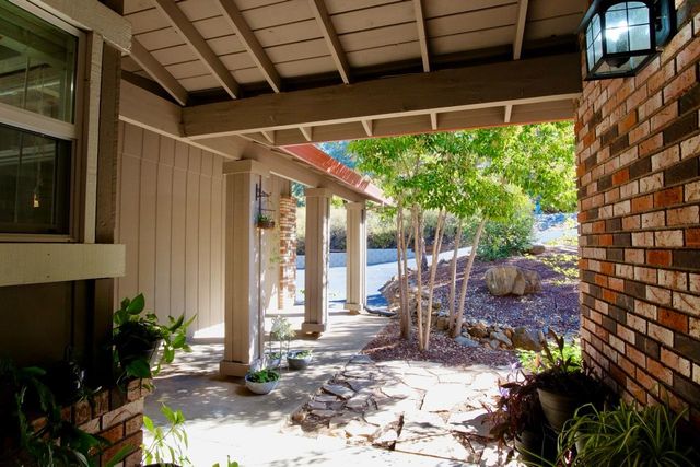 3952 Rustic Rd, Cameron Park, CA 95682
