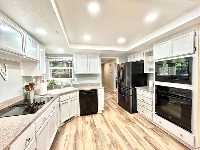 3952 Rustic Rd, Cameron Park, CA 95682