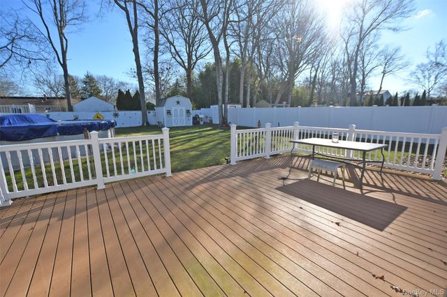 359 Randall Road, Ridge, NY 11961