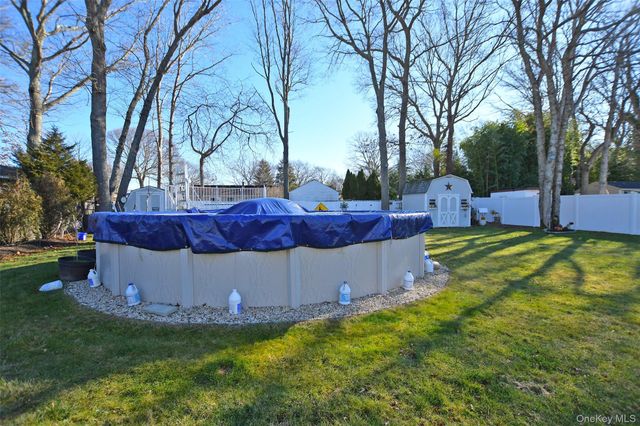 359 Randall Road, Ridge, NY 11961