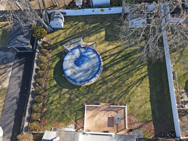 359 Randall Road, Ridge, NY 11961