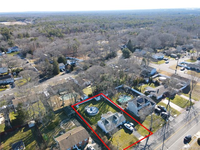 359 Randall Road, Ridge, NY 11961