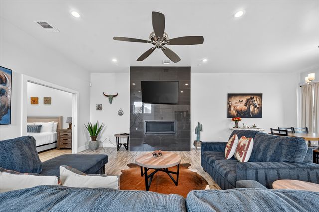 410 Melba Street 4, Dallas, TX 75208