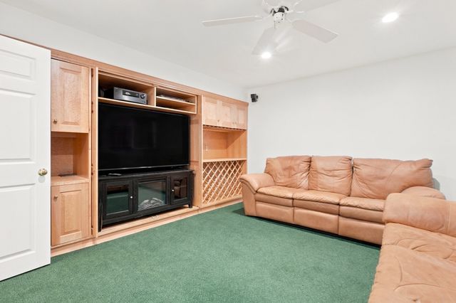 1002 Pine Brook Dr 20, Peabody, MA 01960