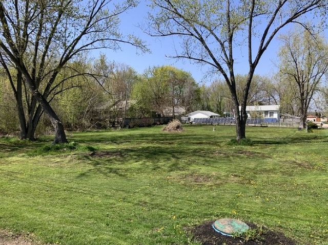 28490 W Main Street, Wauconda, IL 60084