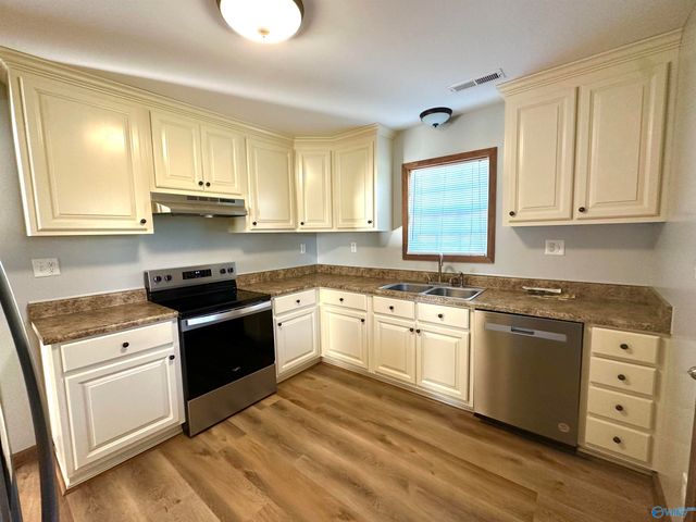 451 Shady Grove Road, Guntersville, AL 35976