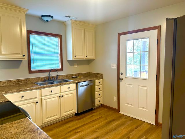 451 Shady Grove Road, Guntersville, AL 35976