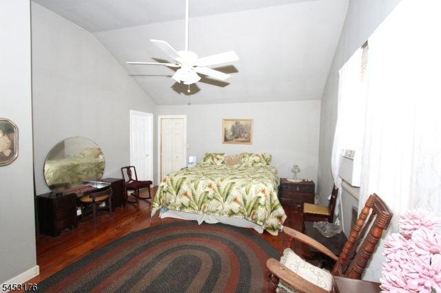 4 Midland Ave, Hawthorne Boro, NJ 07506