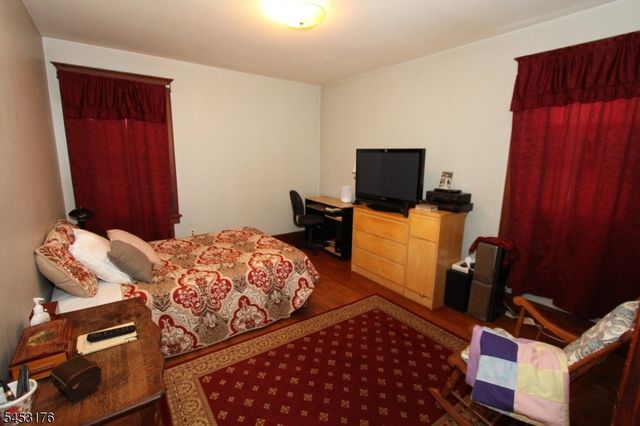 4 Midland Ave, Hawthorne Boro, NJ 07506