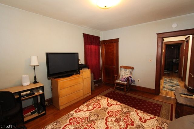 4 Midland Ave, Hawthorne Boro, NJ 07506