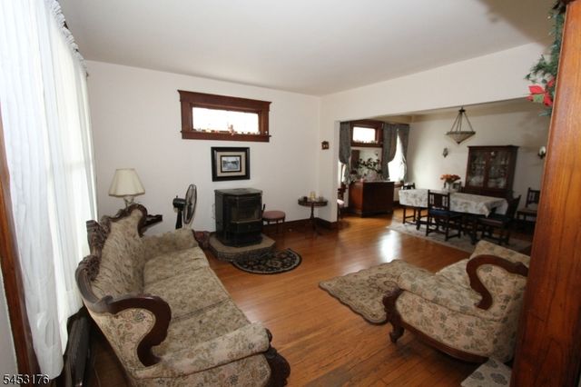 4 Midland Ave, Hawthorne Boro, NJ 07506