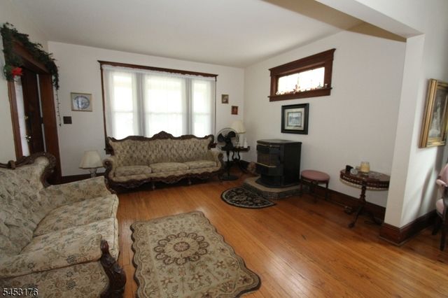 4 Midland Ave, Hawthorne Boro, NJ 07506