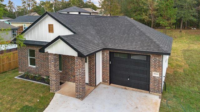 15123 Arrowhead Loop E, Willis, TX 77378