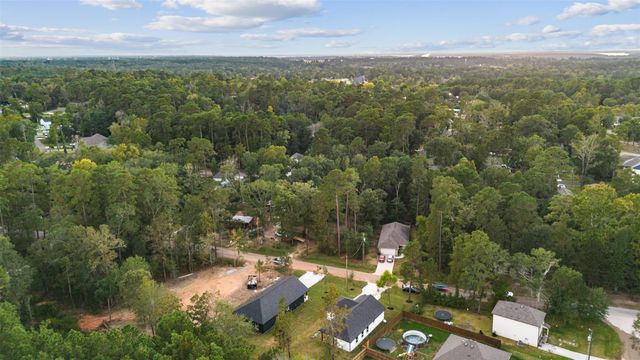 15123 Arrowhead Loop E, Willis, TX 77378