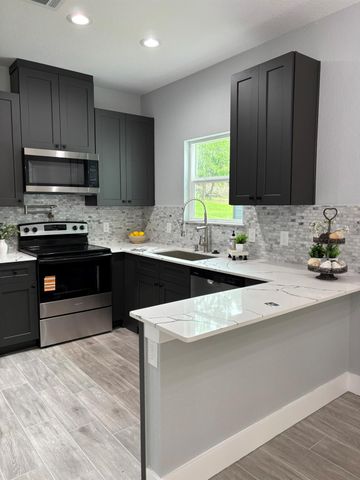 15123 Arrowhead Loop E, Willis, TX 77378