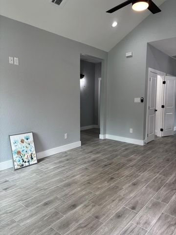 15123 Arrowhead Loop E, Willis, TX 77378