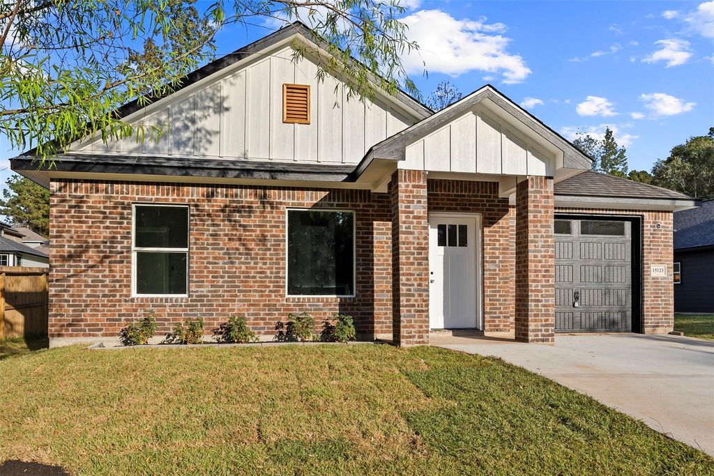 15123 Arrowhead Loop E, Willis, TX 77378