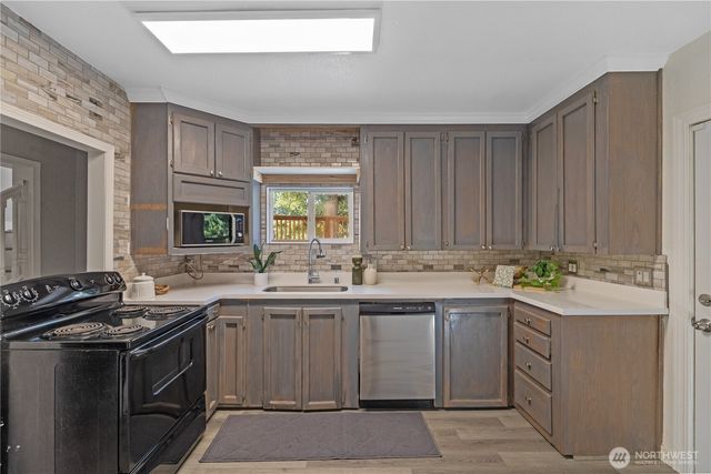 19827 Renton-Maple Valley Road, Maple Valley, WA 98038