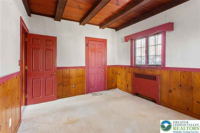 100 North Fairview Street, Nazareth Boro, PA 18064