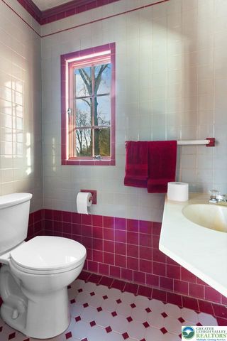 100 North Fairview Street, Nazareth Boro, PA 18064