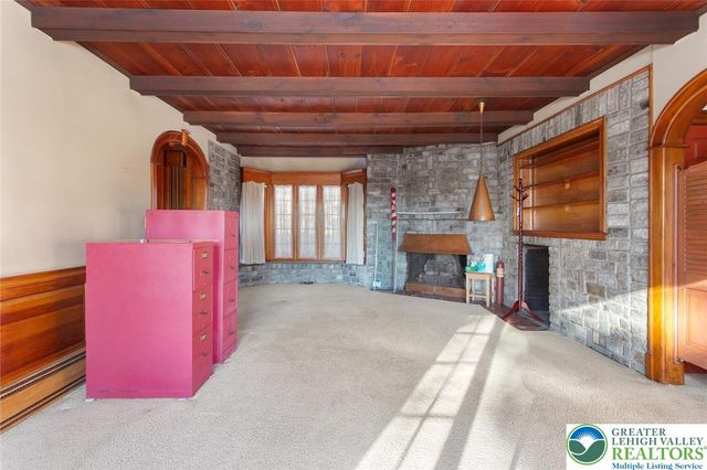 100 North Fairview Street, Nazareth Boro, PA 18064