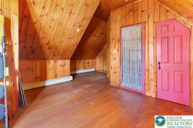 100 North Fairview Street, Nazareth Boro, PA 18064