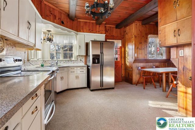 100 North Fairview Street, Nazareth Boro, PA 18064