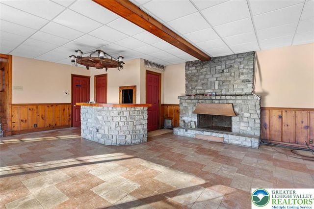 100 North Fairview Street, Nazareth Boro, PA 18064