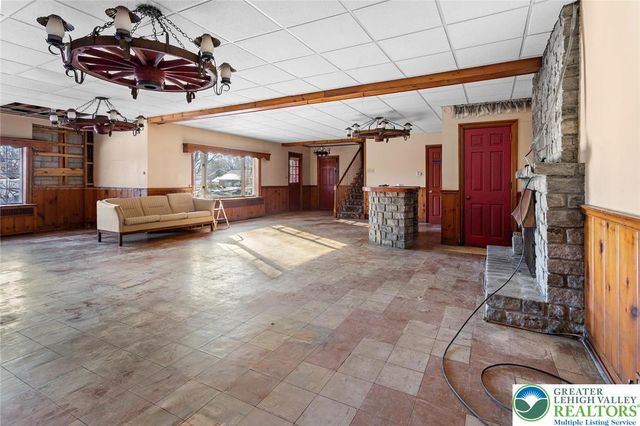 100 North Fairview Street, Nazareth Boro, PA 18064