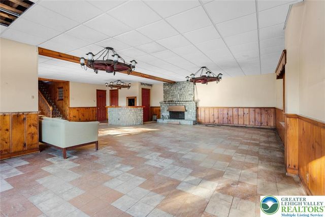 100 North Fairview Street, Nazareth Boro, PA 18064