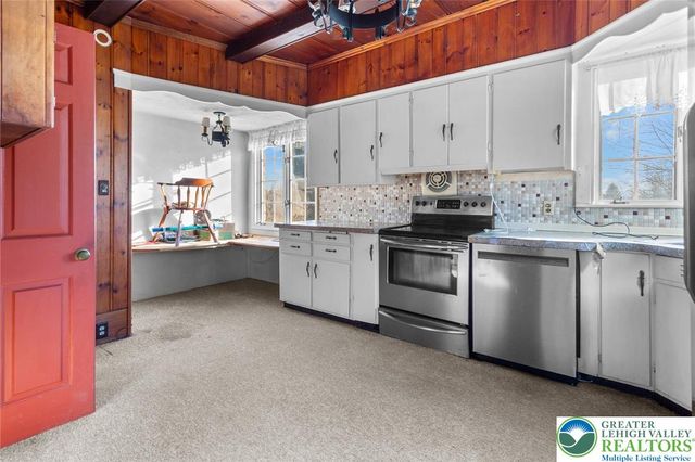 100 North Fairview Street, Nazareth Boro, PA 18064